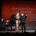 Ainhoa Arteta junto al barítono Luis Santana y el pianista Víctor Carbajo durante el Concierto Lírico de Navidad en La Bañeza