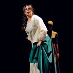 Paula durante la representación de ‘Iudicium: culpables de ser’ en La Bañeza