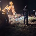 Trabajos de contención del agua por la crecida del río Duerna en La Bañeza