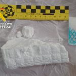 Agentes de la Guardia Civil durante una intervención por tráfico de drogas en Valencia de Don Juan