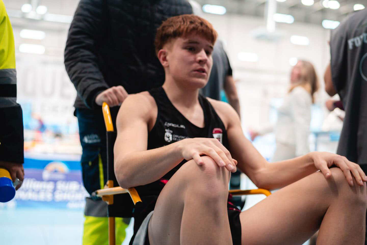 David González retirándose del heptatlón en el Campeonato de España sub 18