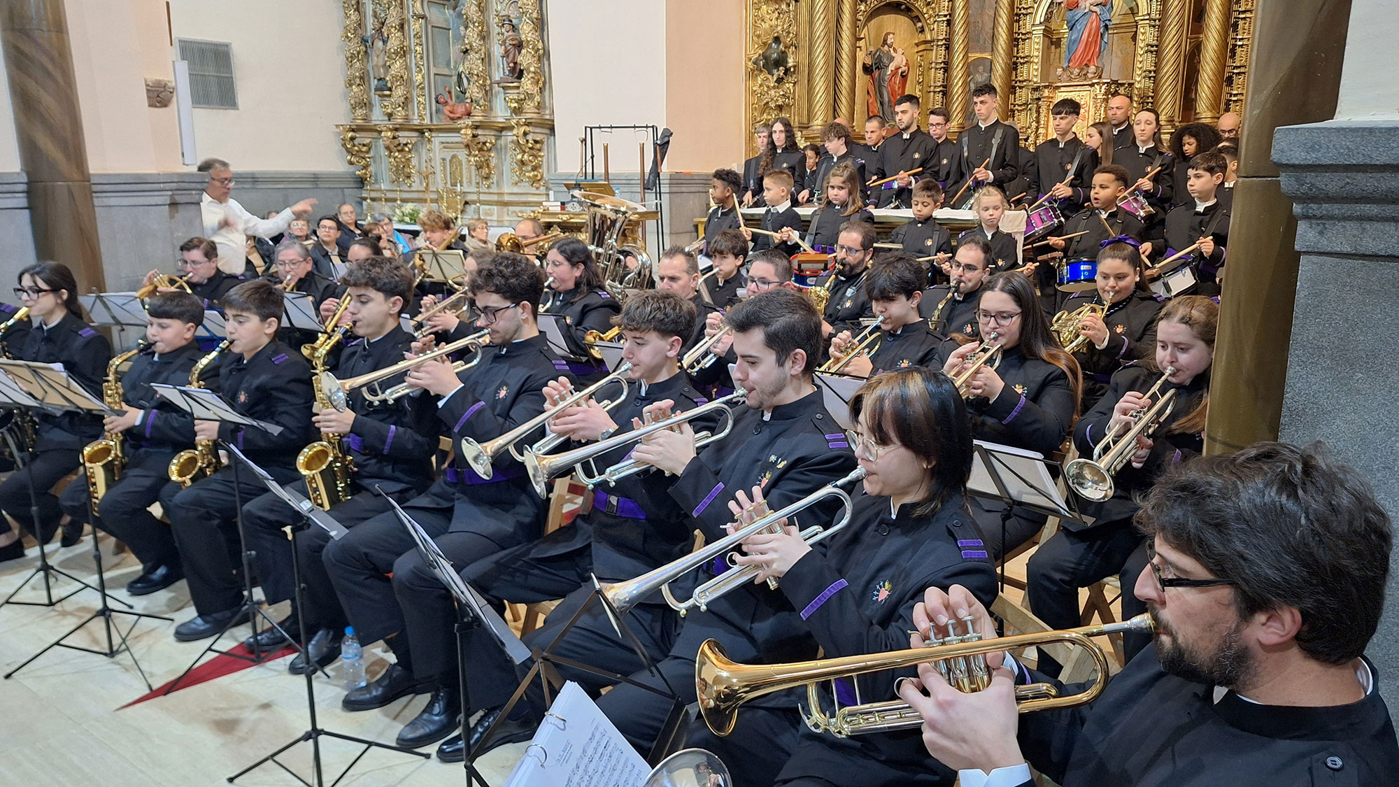 Concierto de la agrupación musical de las Angustias en la iglesia de El Salvador de La Bañeza