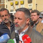 Santiago Abascal durante su visita a La Bañeza en campaña electoral