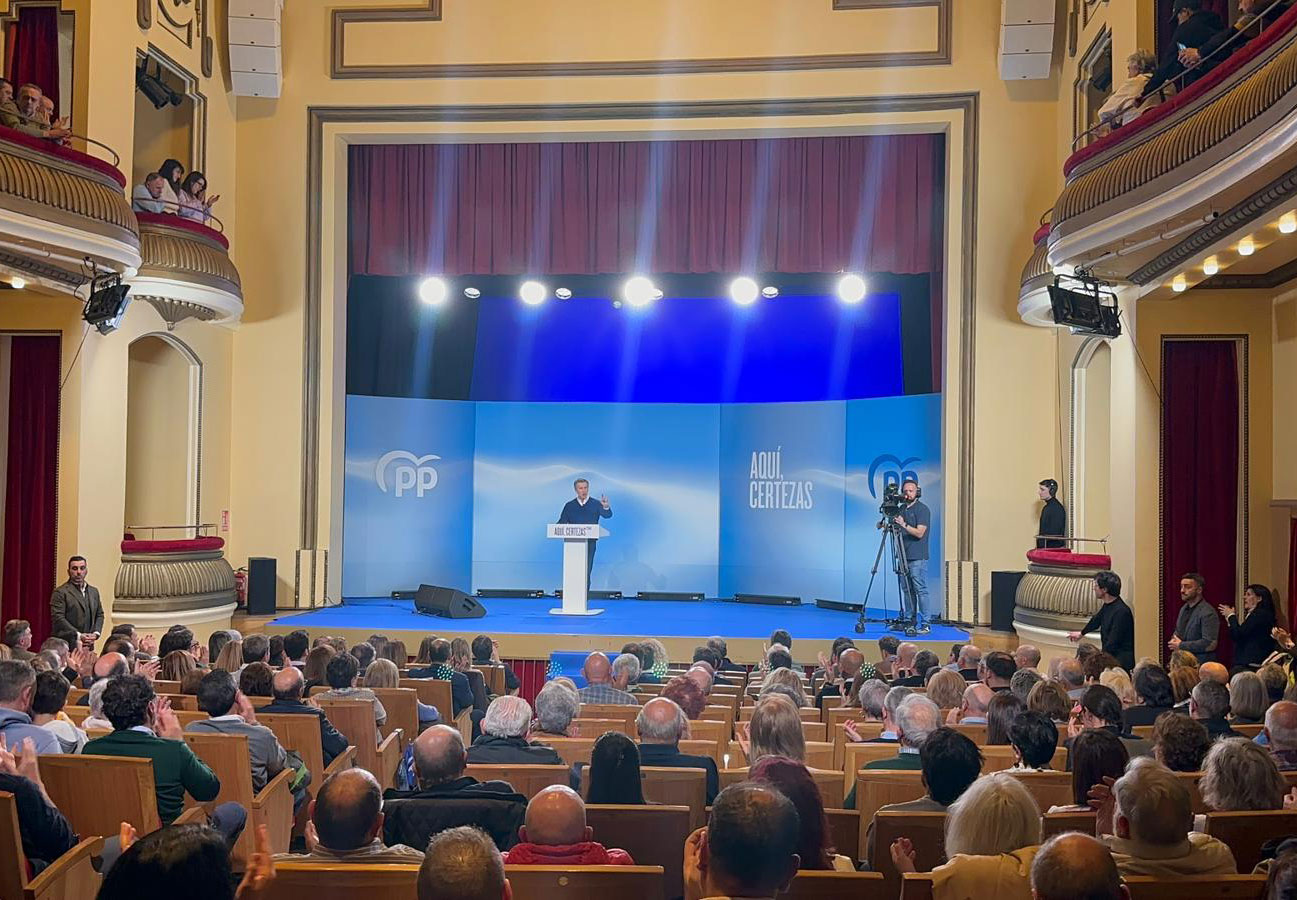 Teatro Municipal de La Bañeza donde se celebró el mitin del PP