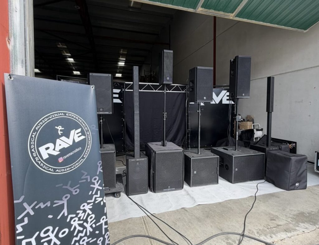 Showroom técnico de sonido profesional celebrado en el polígono de Villa Adela de La Bañeza.
